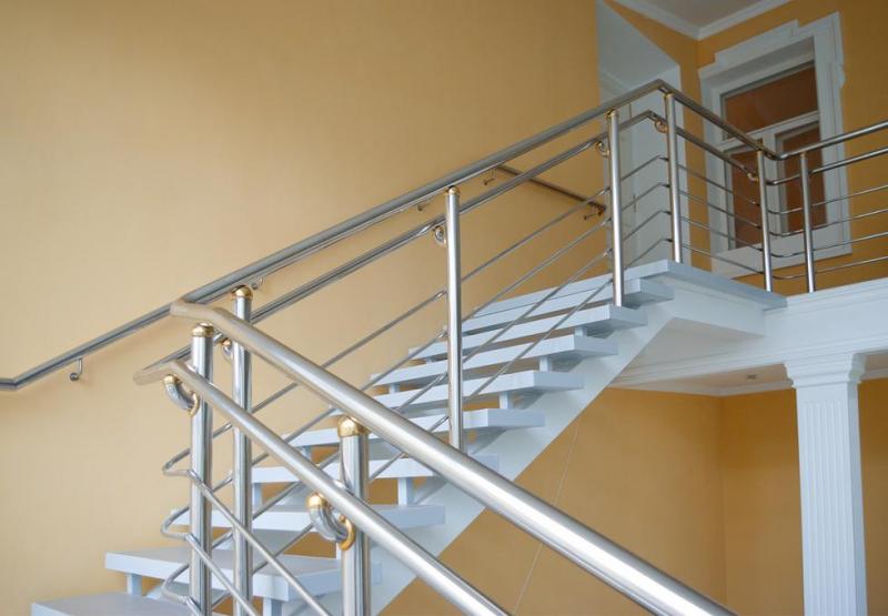 Fabrication de garde-corps sur mesure &agrave; Rigney, quelles options choisir ?
